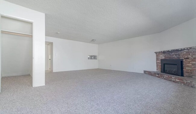 Building Photo - 3600 Dana St