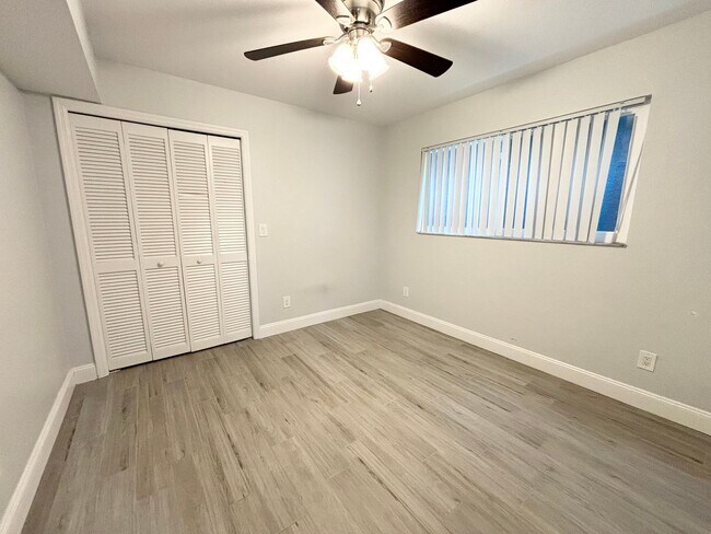 Building Photo - 1324 SE 6th Ave