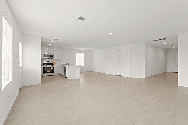 Building Photo - 26727 Feather Reed Dr