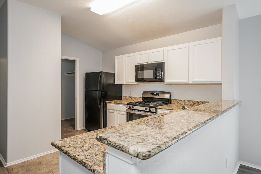 Building Photo - 19031 Wild Yaupon Dr