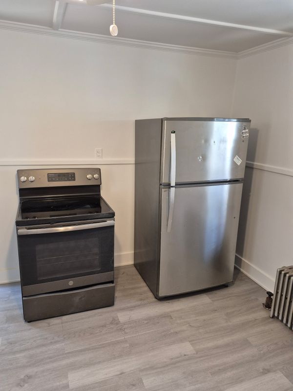 Building Photo - 98 Columbia St