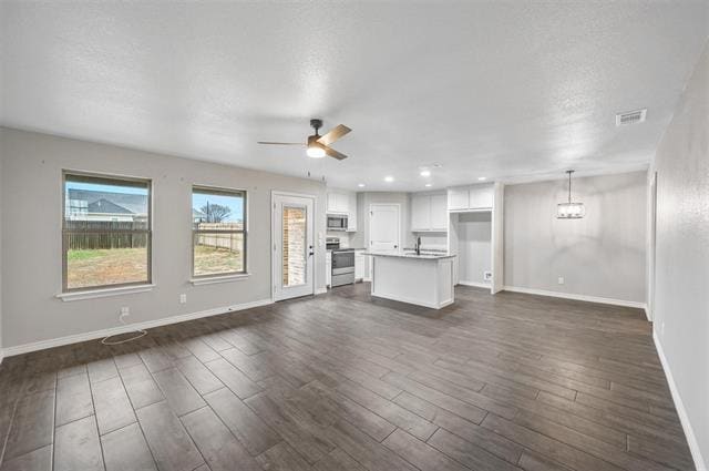 Building Photo - 228 St Charles Dr