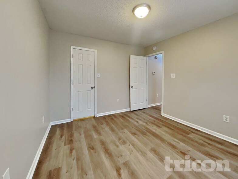 Building Photo - 3008 Brittany Dr