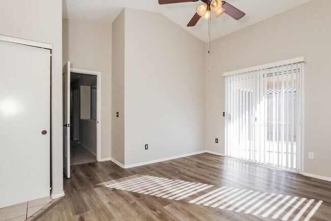 Building Photo - 2317 E Flintlock Pl