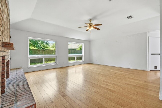 Building Photo - 214 Glen Haven Ct