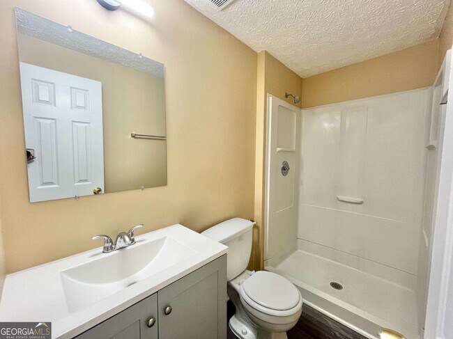Building Photo - 6418 Meadow Rue Dr