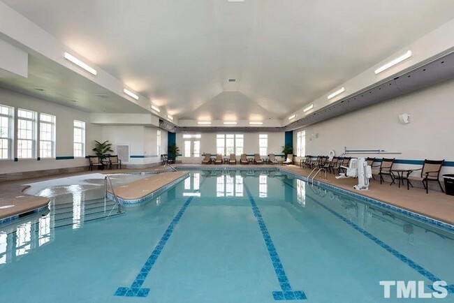 Building Photo - End Unit Luxary Townhome for Rent Apex