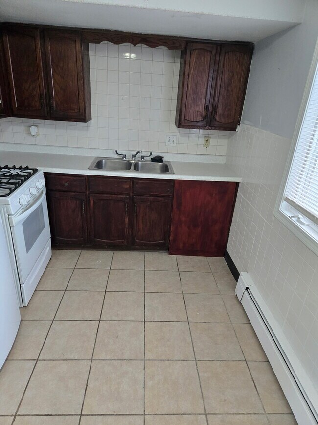 Building Photo - 8250 Southern Blvd