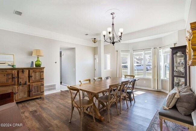 Building Photo - ** Brick Home in great neighborhood close to TAFB