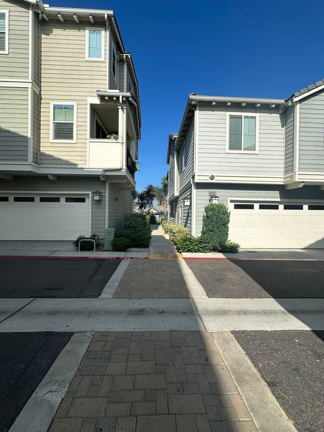 Building Photo - BAYSIDE LANDING - Available Now! 3-story t...