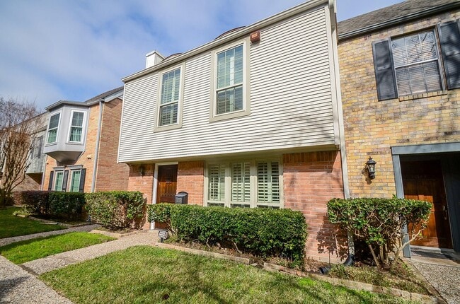 Building Photo - 13132 Trail Hollow Dr