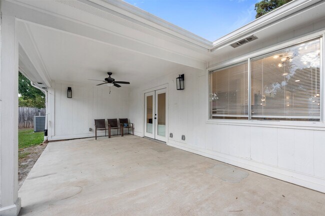Building Photo - 28815 Binefield St
