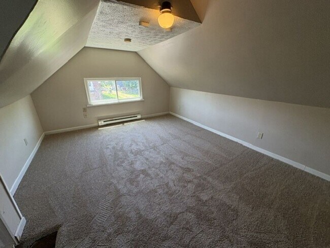 Building Photo - Comfortable 3-Bedroom Akron Home with Appliances Included