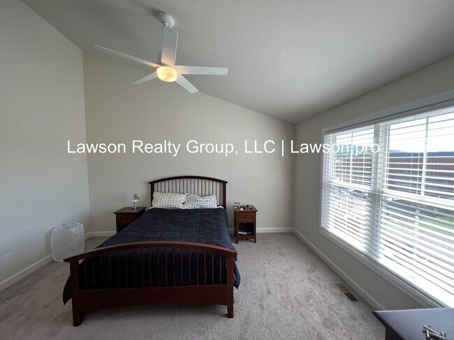 Building Photo - Upscale and Spacious Daleville Townhome
