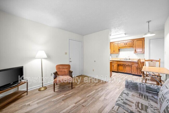 Building Photo - 0 100 Laurel Cove Dr