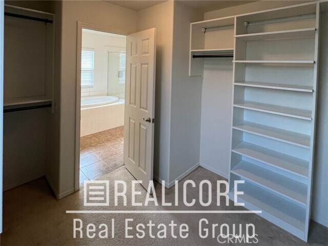 Building Photo - 15806 Rock Point Ln