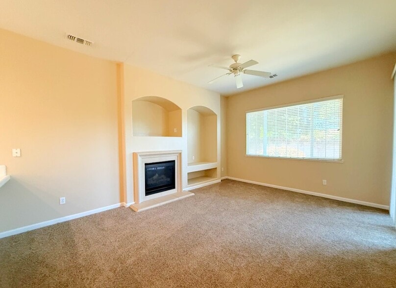 Building Photo - 405 Hearst Dr