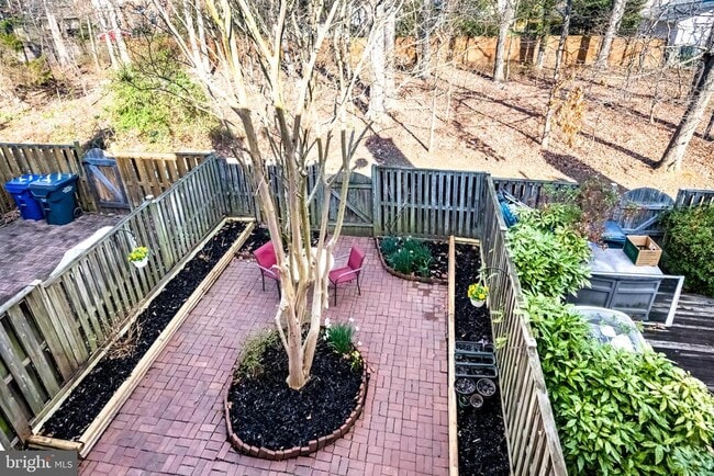 Building Photo - 5668 Ridge View Dr