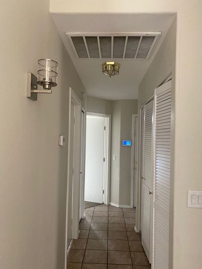 Building Photo - $2,350 3 Bedroom Gilbert 85296 Home For Le...
