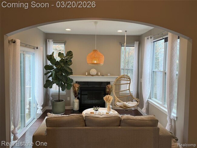 Building Photo - 58206 Sunflower Cir N