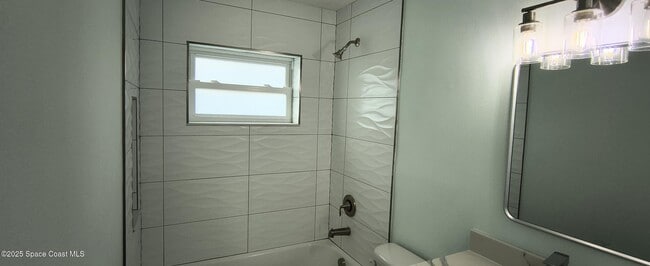 Building Photo - 216 NE 3rd St