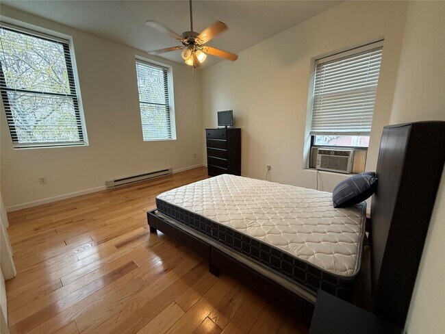 Building Photo - 25 Court St