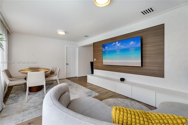 Building Photo - 7051 Tyler St