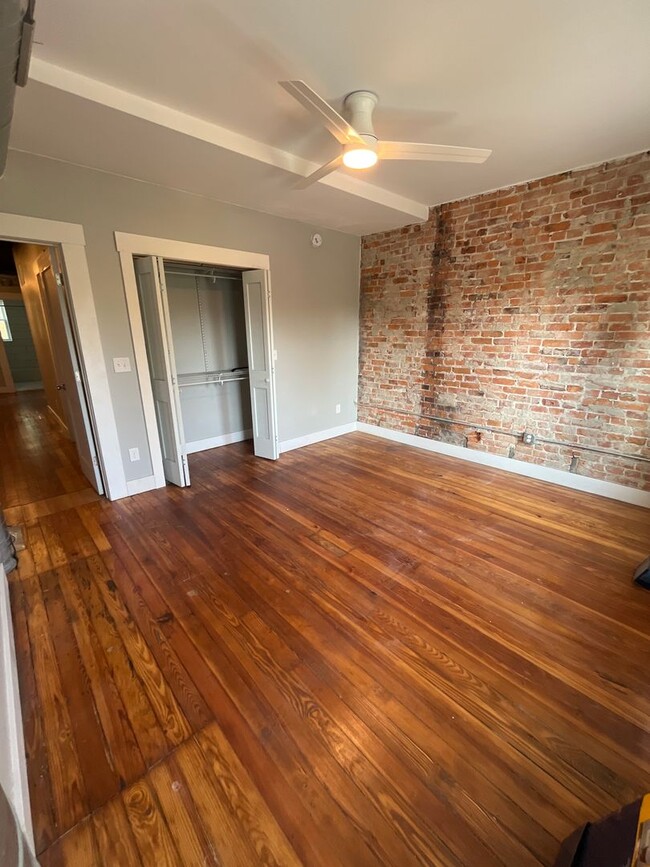 Building Photo - 1540-1542 Clifton Ave