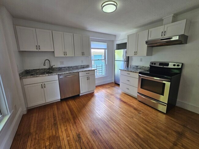 Building Photo - 133 Newtonville Ave