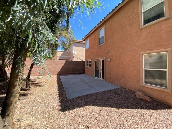 Building Photo - Wonderful 3 bed/2.5 bath home located in Summerlin