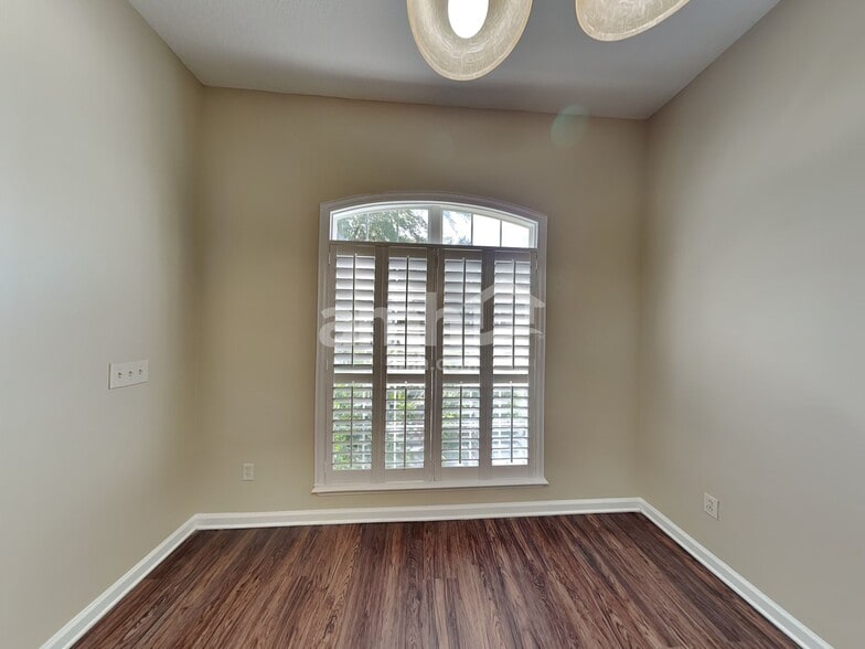 Building Photo - 1224 Belhaven Ln