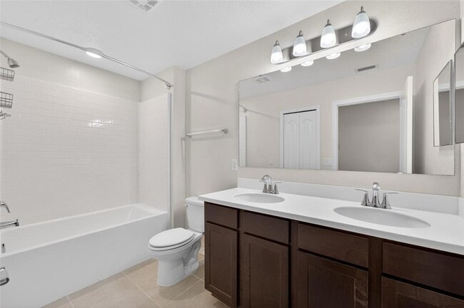 Building Photo - 3842 Hampstead Ln