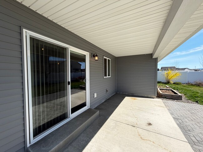 Building Photo - Rathdrum Rancher