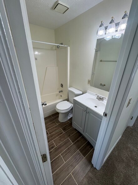 Building Photo - 7977 Tall Timbers Dr