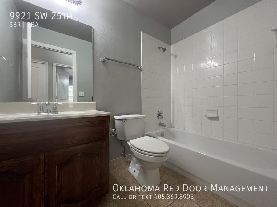 Building Photo - 9921 SW 25th-