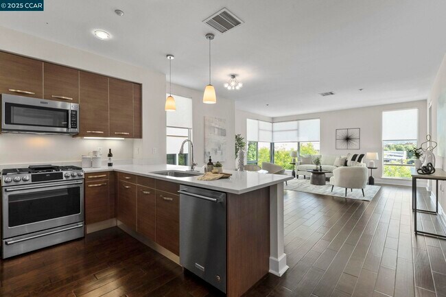 Building Photo - 555 Ygnacio Valley Rd