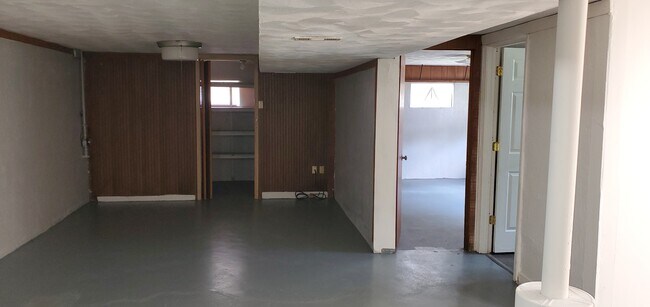 Building Photo - 1361 N Florissant Rd