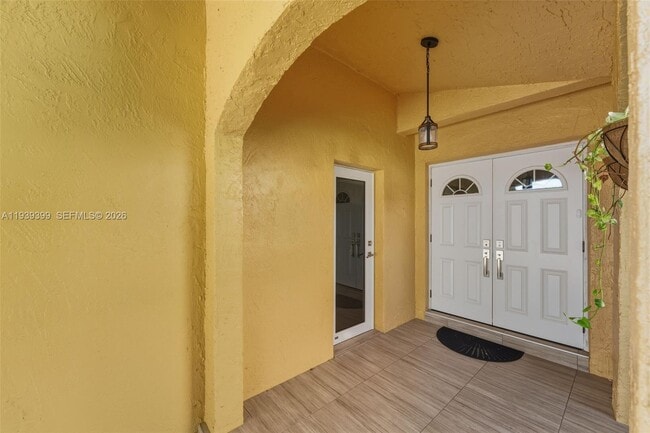 Building Photo - 10912 SW 146th Ave