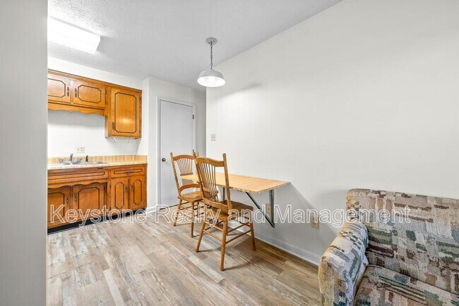 Building Photo - 0 100 Laurel Cove Dr