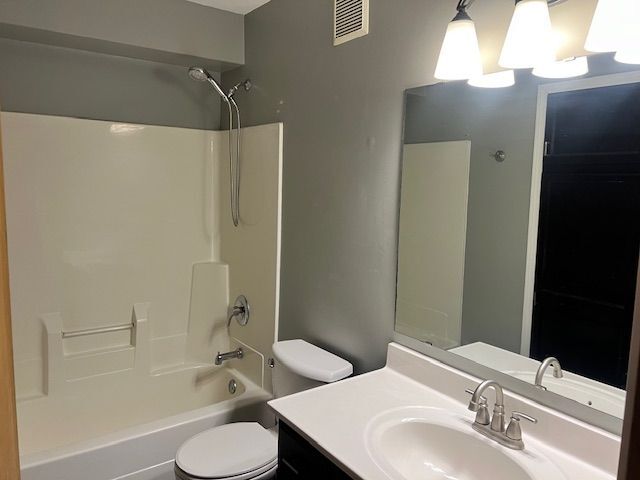 Building Photo - 505 13th St