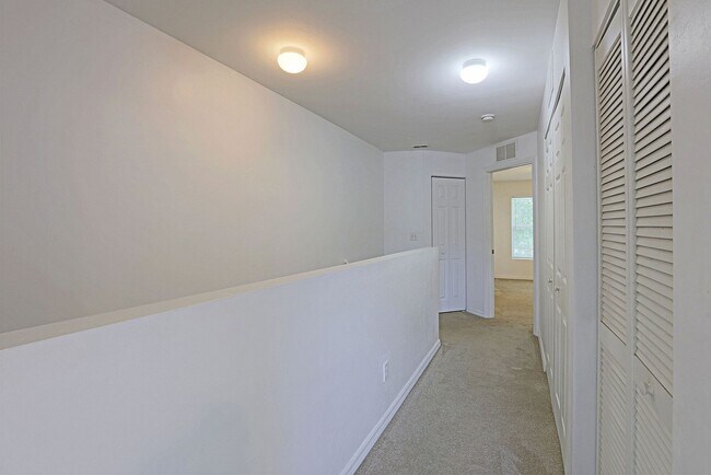 Building Photo - Forest Lake Townhomes 3620-106