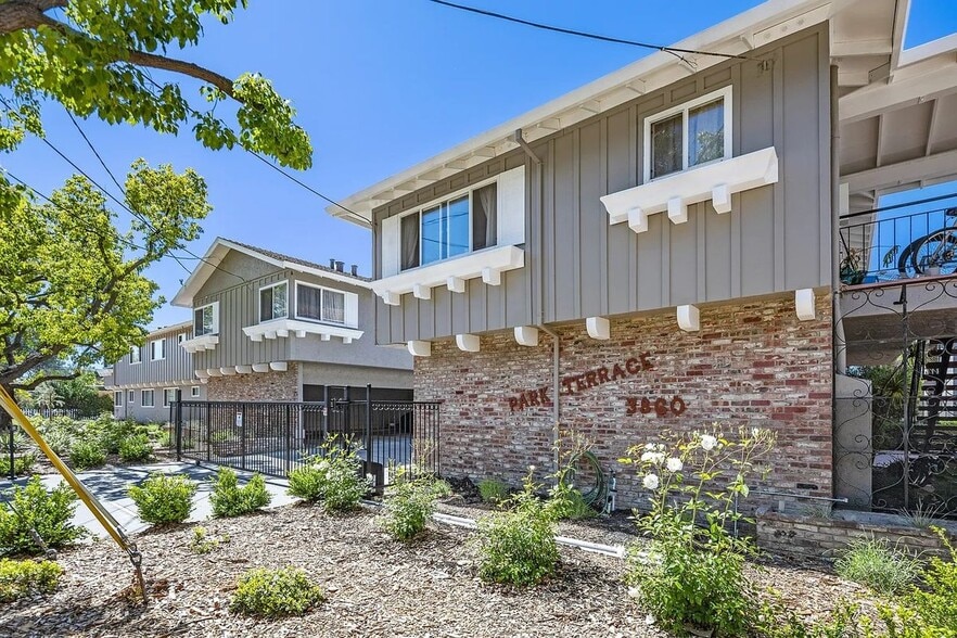 Building Photo - 220 Ventura Ave