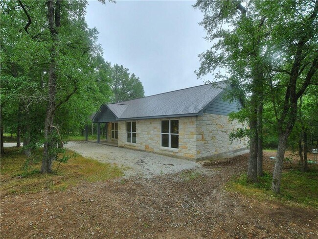 Building Photo - 208 Sendero Cove