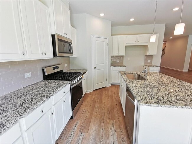 Building Photo - 154 Green Love Ln