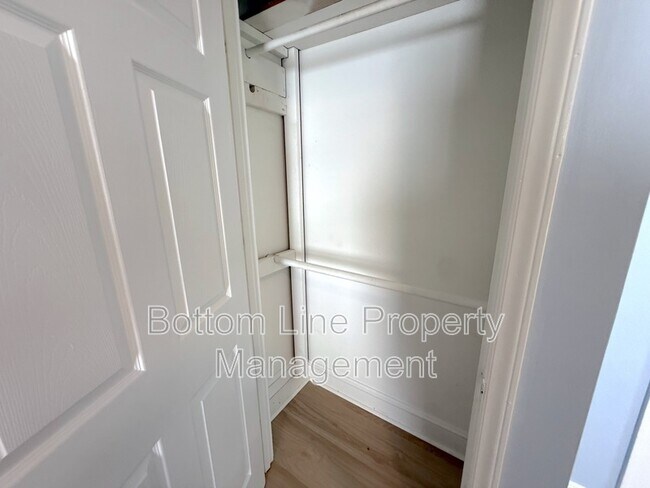 Building Photo - 1912 Gum St