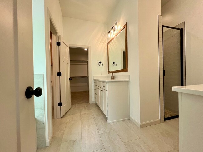 Building Photo - 9333 SW 42nd St