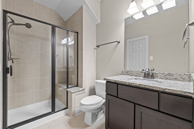 Building Photo - Stunning Single-Family Home in the Heart o...