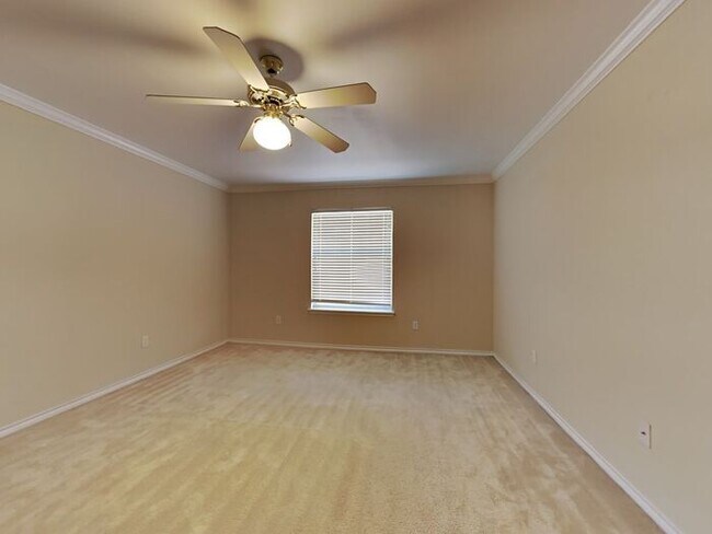 Building Photo - *No App Fee.*$1,000 off First Month* move ...