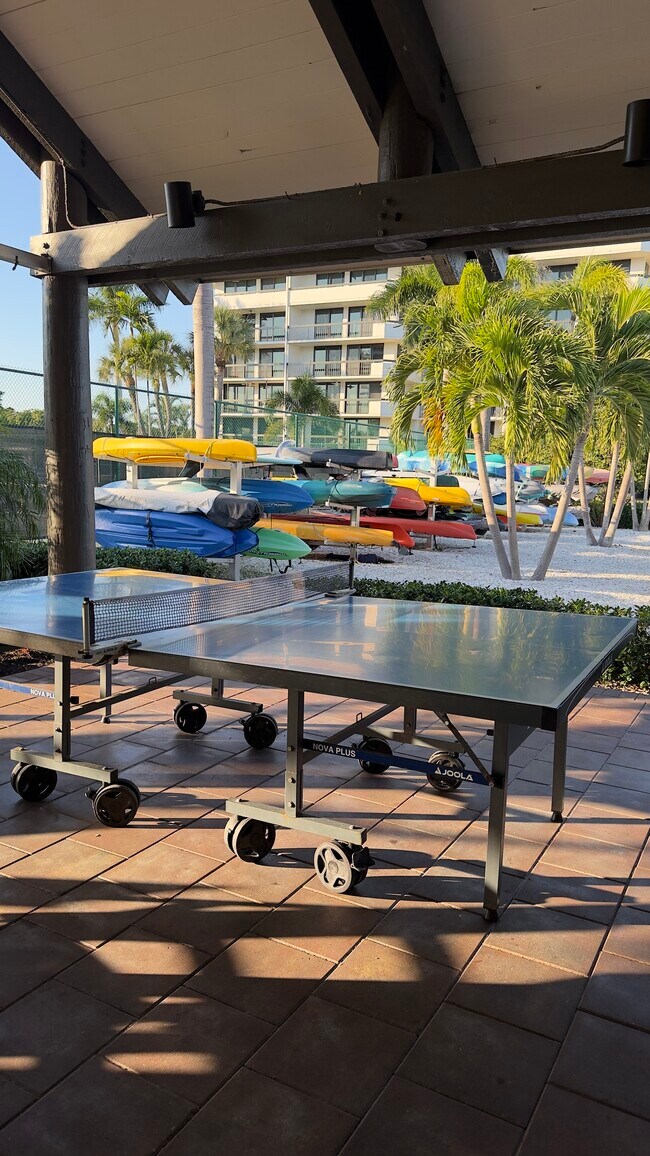 Building Photo - 651 Seaview Ct