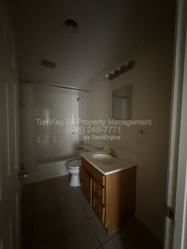 Building Photo - 1202 Laredo Ave